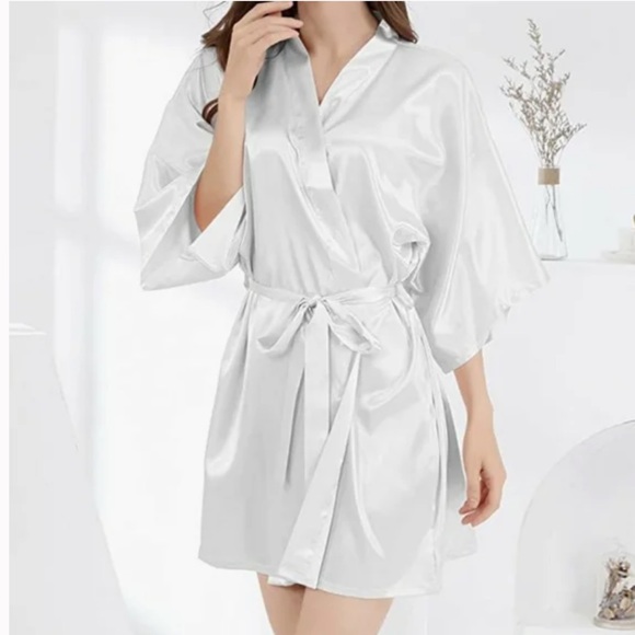 WHITE SILKY BRIDE ROBE WITH GOLD LETTERING ON THE BACK OS - Picture 2 of 6